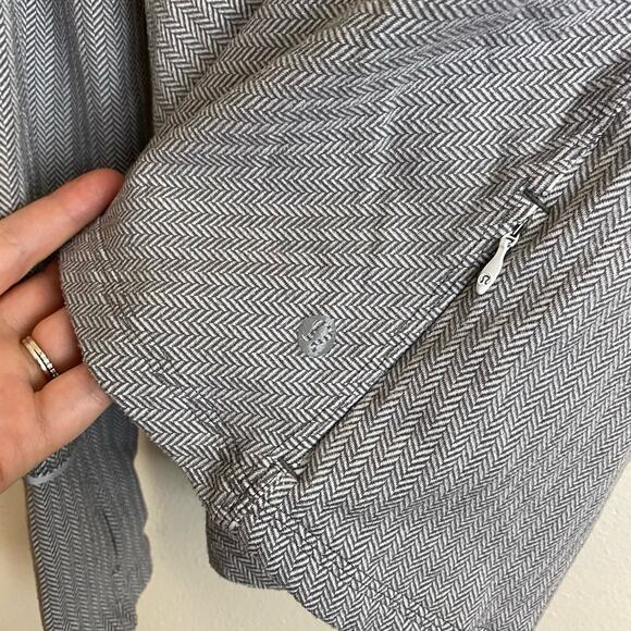 Lululemon Kanto Catch Me Shirt Top Long Sleeve Herringbone Running Grey 10 - Picture 5 of 8